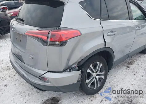 2018 Toyota Rav4 Le z USA, uszkodzony, nr VIN 2T3BFREV6JW852236